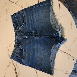 Good American frayed hem shorts size 6